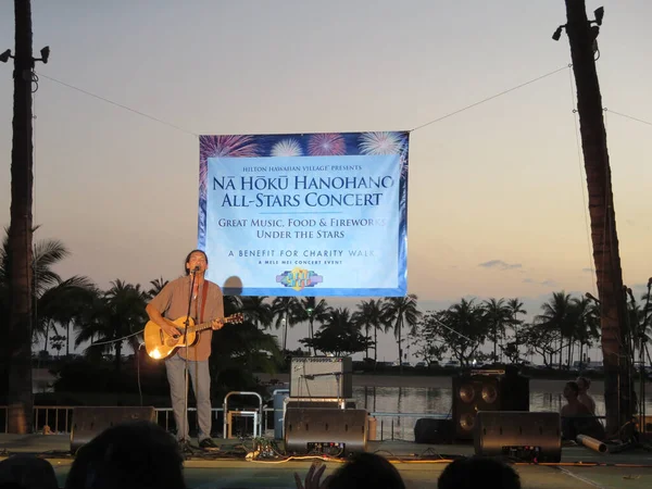Waikiki May Hawaiian Style Musician John Cruz Plays Stage Hoku — Stock Photo, Image