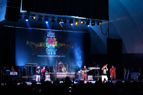 Waikiki Oahu February 2013 Band Plays Stage Mayjah Rayjah Concert — Φωτογραφία Αρχείου