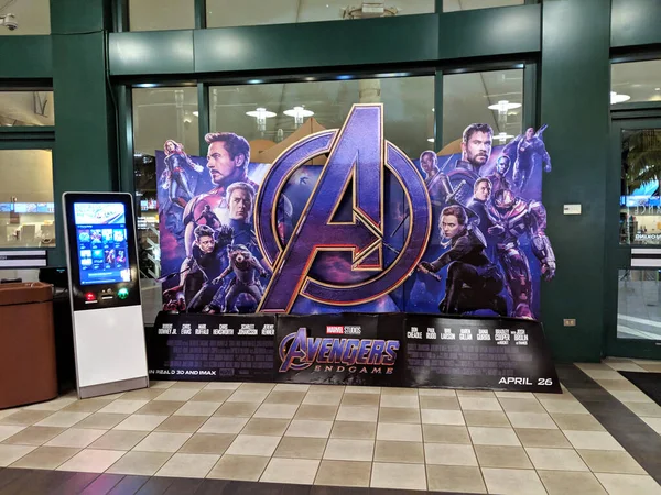 Honolulu April 2019 Avengers Endgame Movie Poster Ward Movie Theater Stockbild