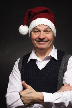 Mutlu bir yeni yıl kap erkekte gülüyor.