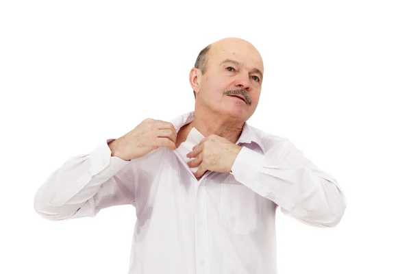 Mancha suada na camisa por causa do calor, preocupações e desconfiança . — Fotografia de Stock