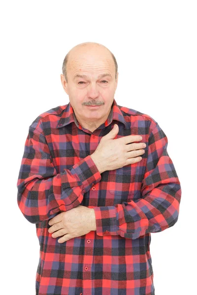 Äldre man är sjuk från förkylningar eller lunginflammation. — Stockfoto