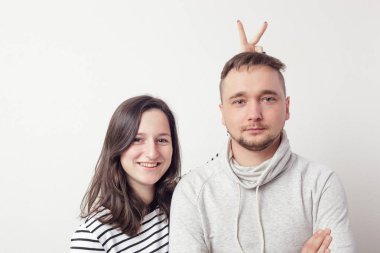 Genç çiftin aşk having fun