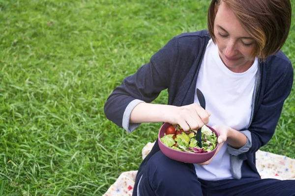 Eine gesunde Ernährung mit pflanzlichen Lebensmitteln. — Stockfoto