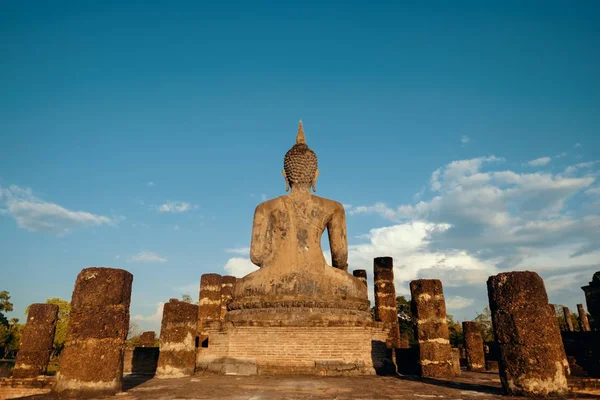 Sukhotha, Thaïlande - 20 novembre 2017 : Temple Wat Mahathat dans le quartier du parc historique de Sukhothai — Photo