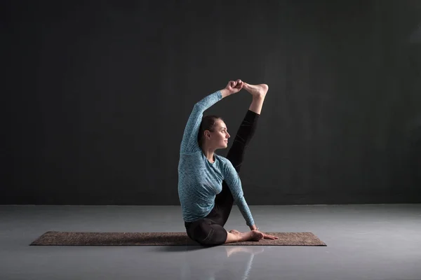 Sporty Girl Yoga Workout Sitting Heron Pose Krounchasana Increase Strength — Stock Photo, Image