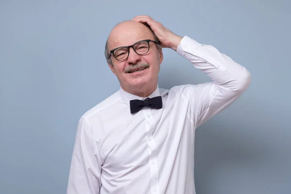 Hombre Calvo Mediana Edad Mirando Caemra Desconcertado Pensando Que Tenía — Foto de Stock