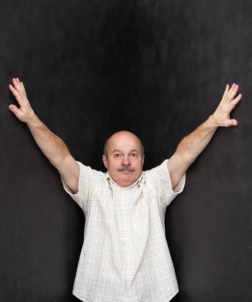 Despaired Hispanic Senior Man Standing Alone Corner Room Having Idea — Stock Photo, Image