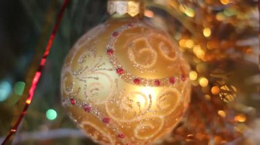 Noel ağacı yılbaşı oyuncakları. Top