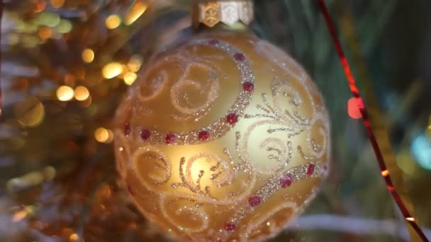 Jouets du Nouvel An sur l'arbre de Noël. Boule — Video