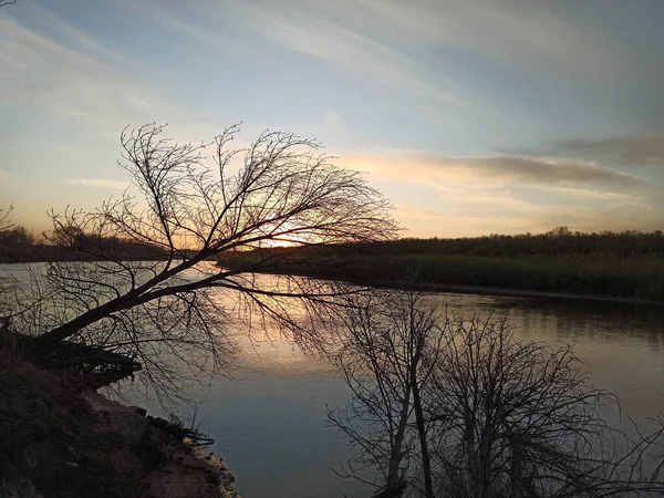 Vue Sur Coucher Soleil Depuis Rive Escarpée Rivière — Photo