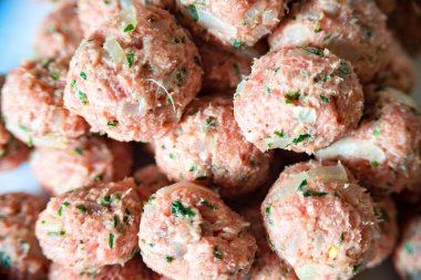 Küçük çiğ köfte