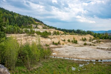 Kumtaşı çukur bakan