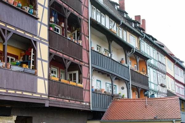 Casas de meia-madeira na ponte Chandler em Erfurt — Fotografia de Stock