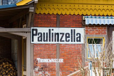 Paulinzella Thüringen qurğu İstasyonu evler