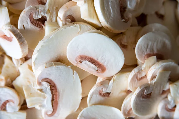 beyaz mantar dilimlenmiş