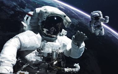 Astronot. Soyut uzay wallpaper. Evren yıldız, Nebulanın, galaksiler ve gezegenler ile dolu. Nasa tarafından döşenmiş bu görüntü unsurları