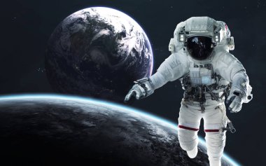 Dünya 'nın Ay' dan görünüşü. Uzayda astronotlar. Ögeler