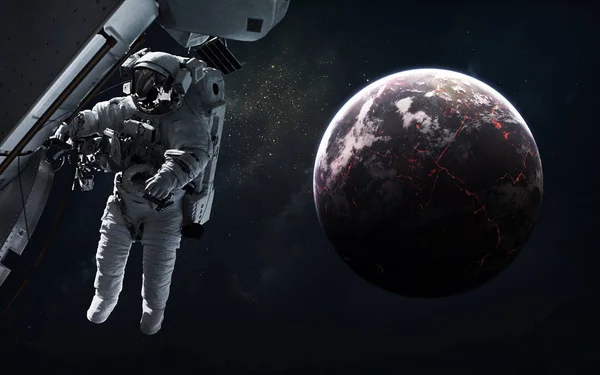 Astronauta en el espacio profundo. Fondo de pantalla de ciencia ficción. Elementos de — Foto de Stock