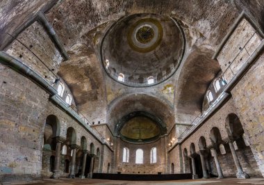İstanbul / Türkiye - 5 Mart 2019: Topkapı 'da Hagia Irene artık bir müze. Türkiye seyahatinde ziyaret edilecek en ilginç yerlerden biri.
