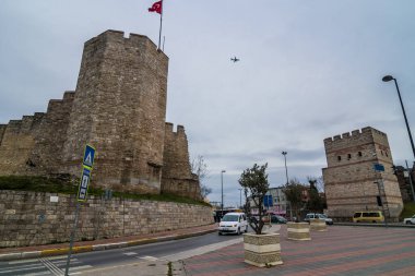 İstanbul / Türkiye - 5 Mart 2019: İstanbul kenti dünyanın en büyük kentlerinden biri. İstanbul 'un eski kenti seyahat ve turizm açısından en ilgi çekici yer..