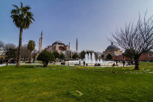 伊斯坦布尔 2019年3月5日 圣索菲亚大教堂 Hagia Sophia 是前希腊东正教基督教大教堂 后成为奥斯曼帝国清真寺 现为博物馆 您去土耳其旅行中最有趣的地标之一 — 图库照片