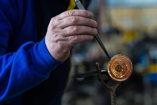 Glass Blower Forming Beautiful Piece Glass Glass Crafter Burning Blowing — Stock Photo, Image