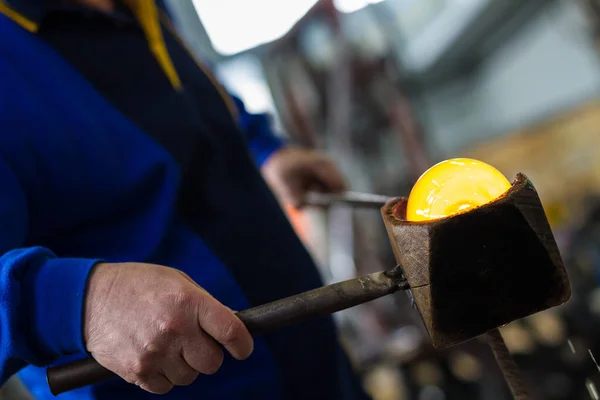 Glass Blower Forming Beautiful Piece Glass Glass Crafter Burning Blowing — Stock Photo, Image