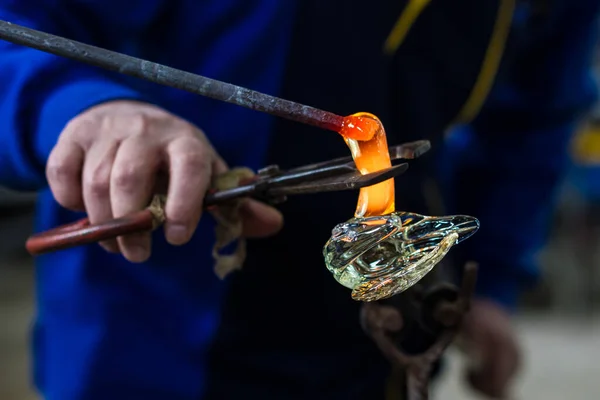 Beloslav Bulgaria May 2019 Glass Blower Forming Beautiful Piece Glass — Stock Photo, Image