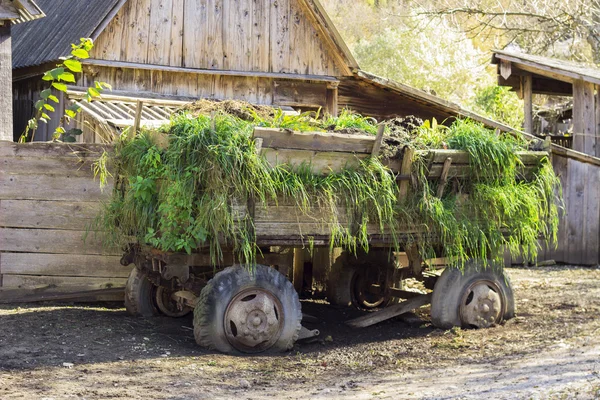 Holzwagen, Bauernhof — Stockfoto