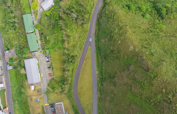 Over het geheel genomen luchtfoto van Banos, Ecuador — Stockfoto