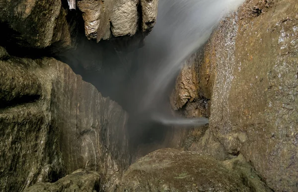 Eixo de entrada da caverna de Mayei — Fotografia de Stock