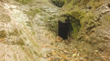 Korumasız zanaat altın madeni şaft giriş Güney Ekvator