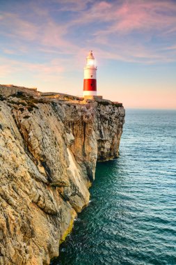 Günbatımında Cebelitarık 'ın Yüksek Yerli Trinity Deniz Feneri
