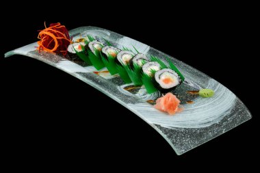 Siyah Stüdyo Çekiminde Suşi Tabağı İzole Edildi