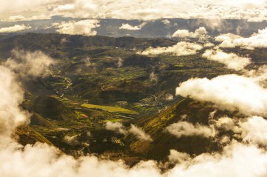 Fotoğrafın çekildiği Ekvador 'daki Tungurahua Patlaması' nın tepesinden görüntü