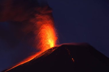 Tungurahua Volkanı Güney Amerika 'yı Patlatıyor