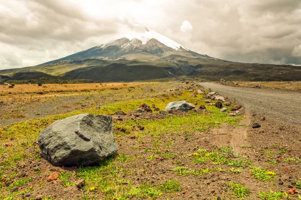 Ecuador Cotopaxi Segunda Cumbre Más Alta Del País Alcanzando Una — Foto de Stock