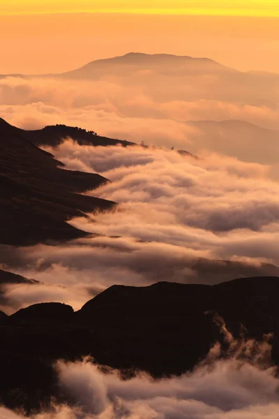 Ηλιοβασίλεμα Πάνω Από Βουνά Των Άνδεων Στην Επαρχία Εκουαδόρ Chimborazo — Φωτογραφία Αρχείου