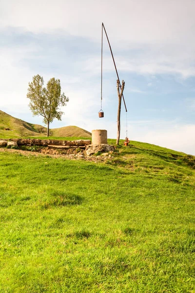 Viejo Tipo Fuente Que Utiliza Equilibrio Para Extracción Agua — Foto de Stock