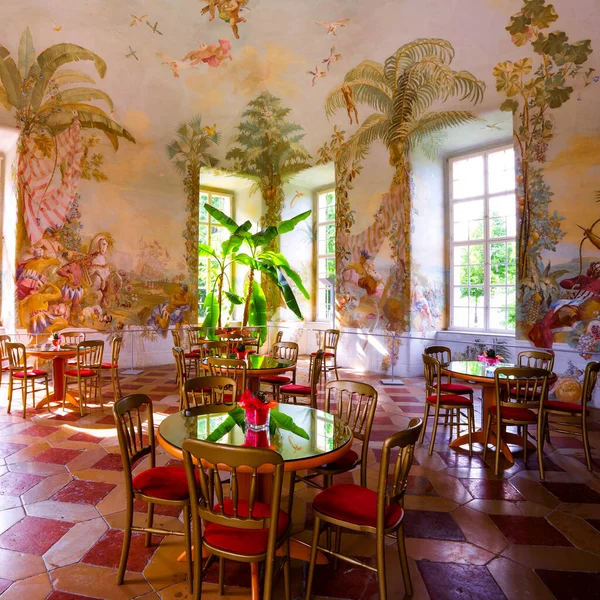 Bahçedeki Güzel Dekore Edilmiş Salon Melk Abbey Austria Inşa — Stok fotoğraf