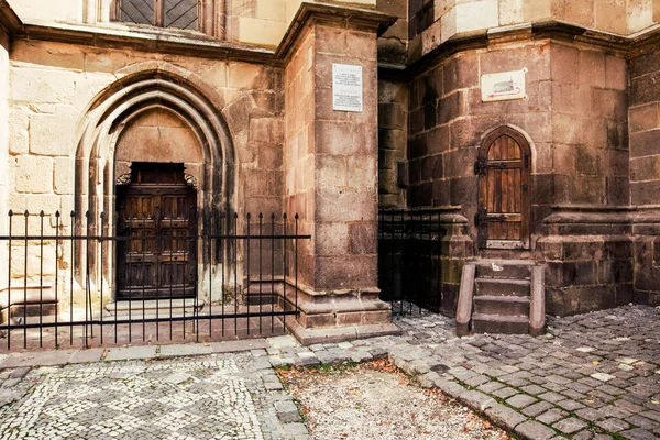 Iglesia Negra Volver Entrada Situado Ciudad Brasov Rumania — Foto de Stock