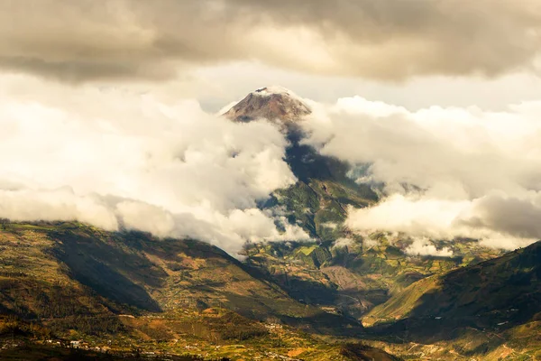 Vulcão Tungurahua Equador Nuvens Belamente Abre Bem Rio Lava Principal — Fotografia de Stock