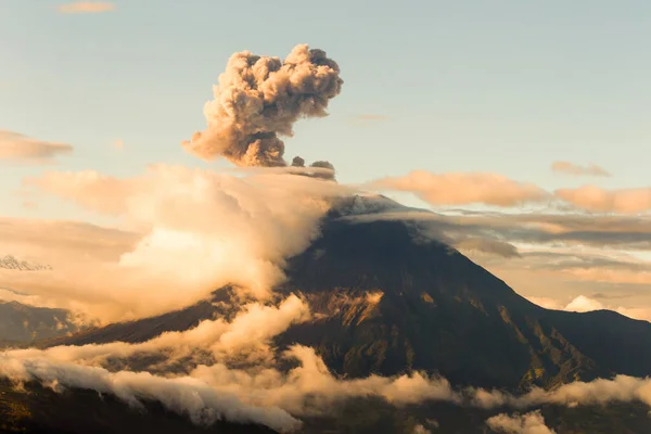 Tungurahua Sopečná Exploze Eve Ekvádor Jižní Amerika — Stock fotografie