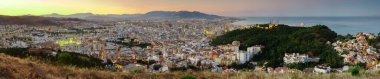 Karanlık Endülüs İspanya 'da Malaga Şehri' nin Ultra Geniş Panorması