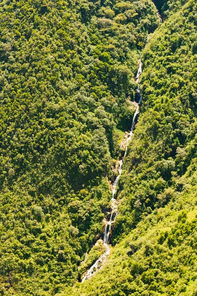 トゥングラワ州のチャマナ滝高高度からの空中ショット — ストック写真