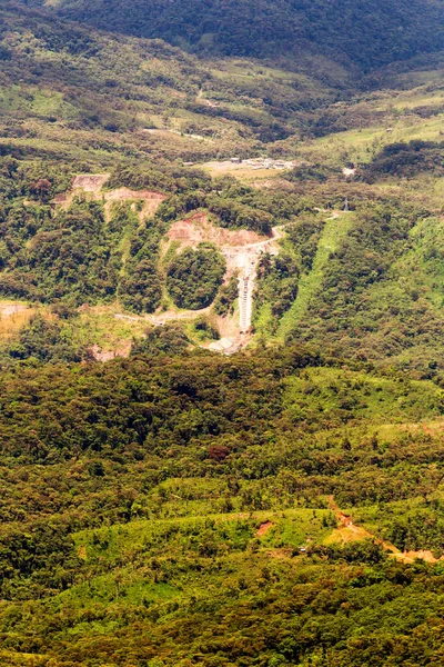 Zdjęcia Lotnicze Podziemnej Elektrowni Głębi Ekwadorskich Andów — Zdjęcie stockowe