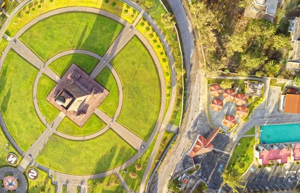 Mitad Del Mundo Quito Ecuador Monumento Mattino Luce Aerea Ancora — Foto Stock