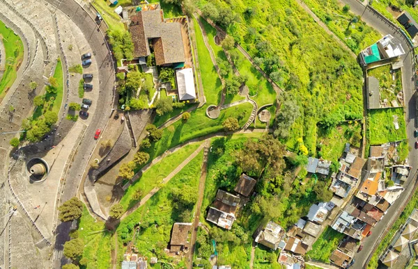 Quito Ecuador Panecillo Colina Estacionamiento Alrededor Del Edificio Aerial Shot — Foto de Stock