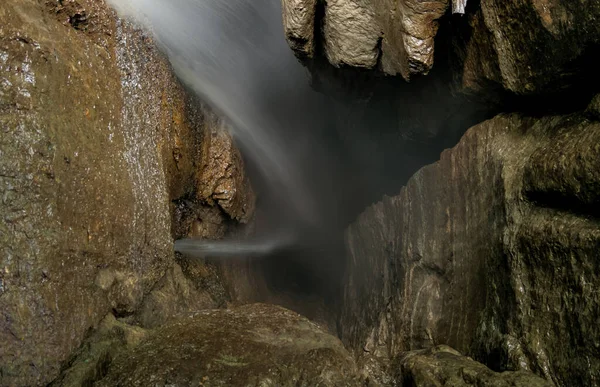 Equatoriano Mayei Caverna Cachoeira Eixo Entrada — Fotografia de Stock